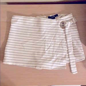 Forever 21 Striped Wrap Skort [White/Black]